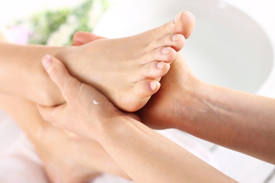 BACK ON YOUR FEET: MANUAL MANIPULATION IN PHYSIOTHERAPY IN EALING